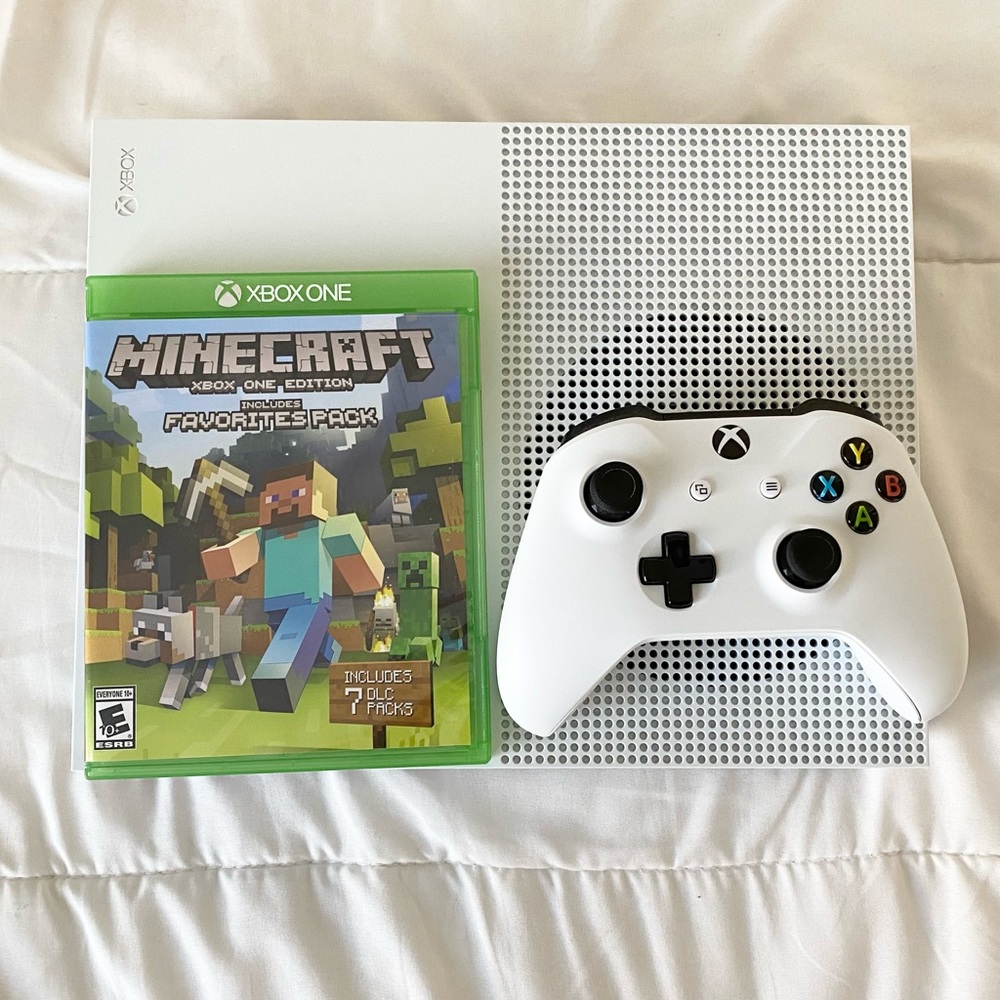 Microsoft Xbox One S 500 GB Console in White + MineCraft Xbox One Edition